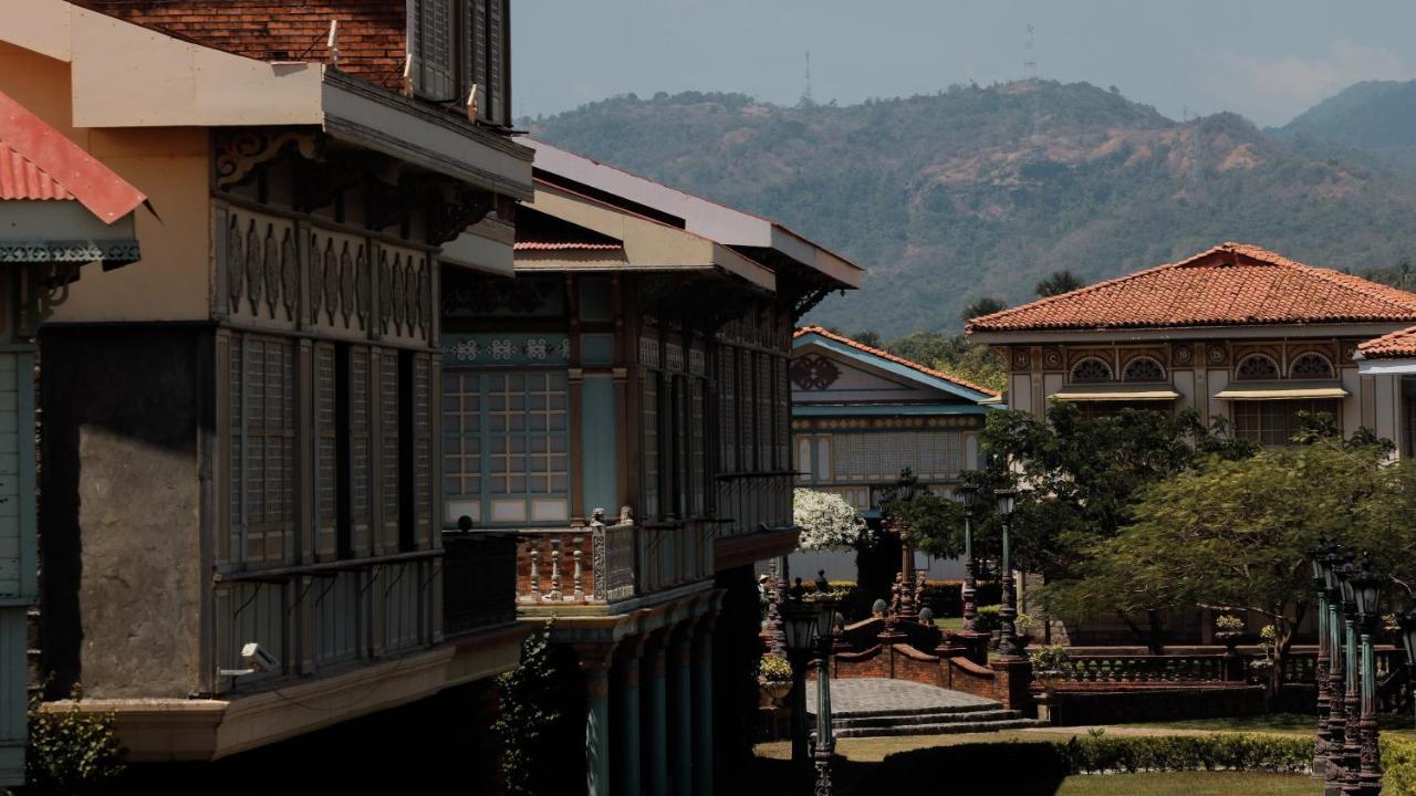 Las Casas Filipinas De Acuzar Bagac Экстерьер фото