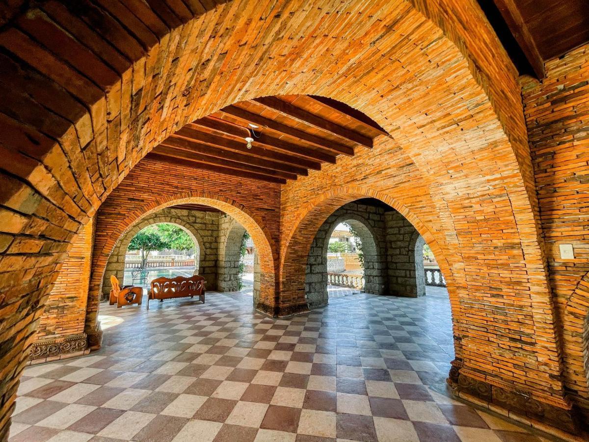 Las Casas Filipinas De Acuzar Bagac Экстерьер фото